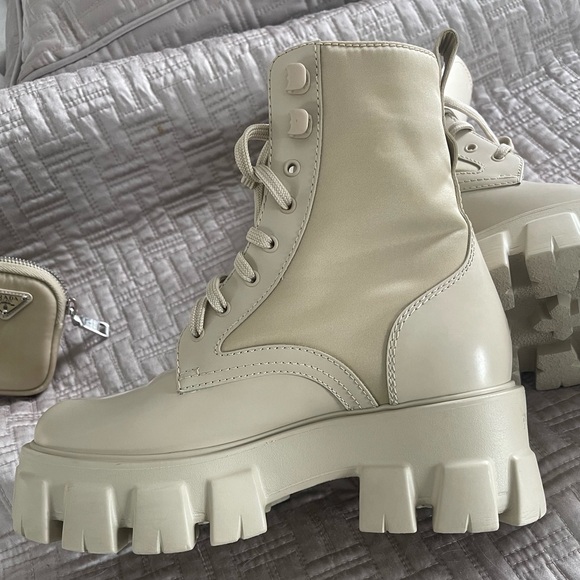 PRADA FOR SALE - Picture 7 of 12